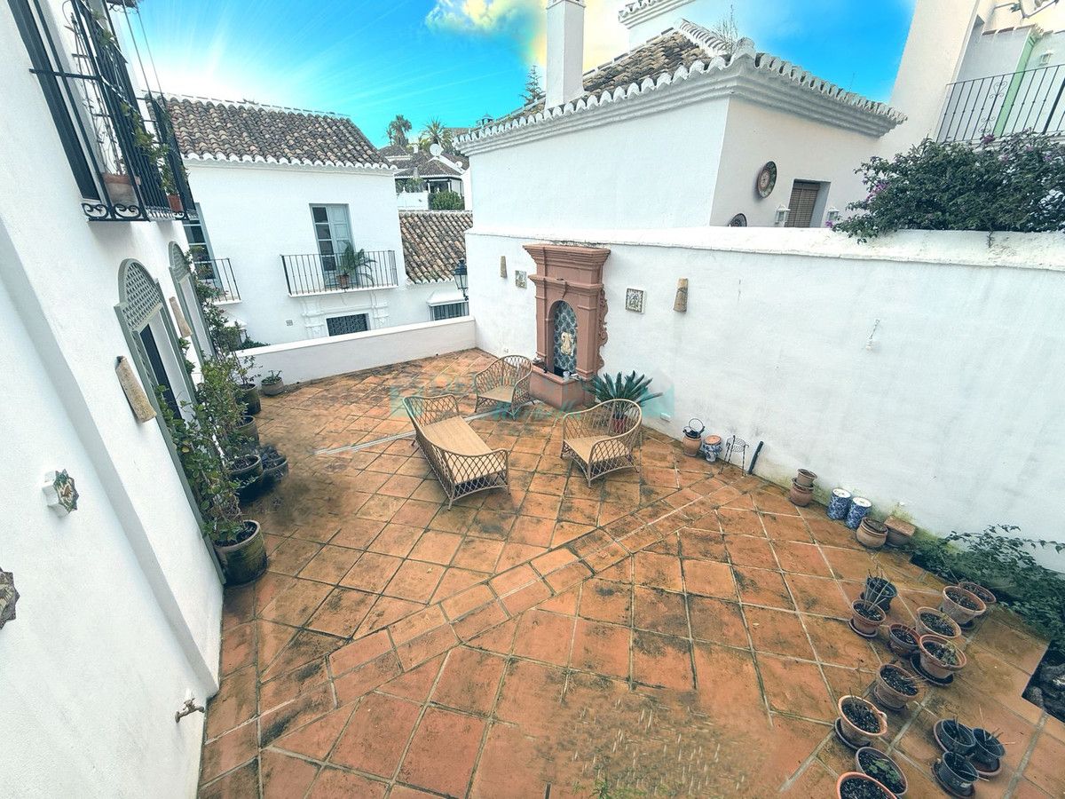Semi Detached Villa for sale in Marbella