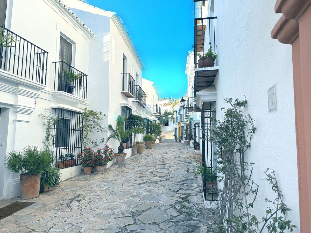 Semi Detached Villa for sale in Marbella