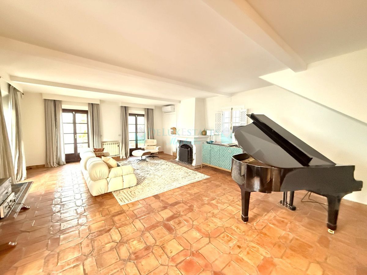 Semi Detached Villa for sale in Marbella