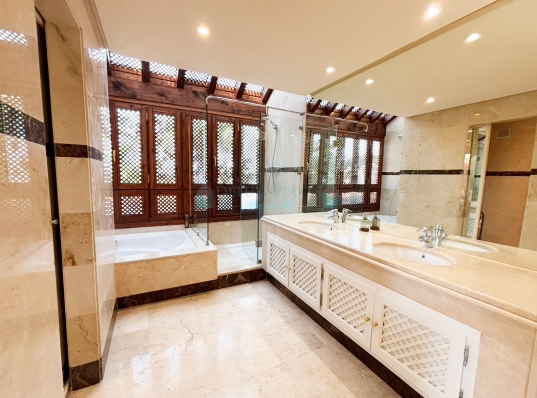 Penthouse for rent in Marbella