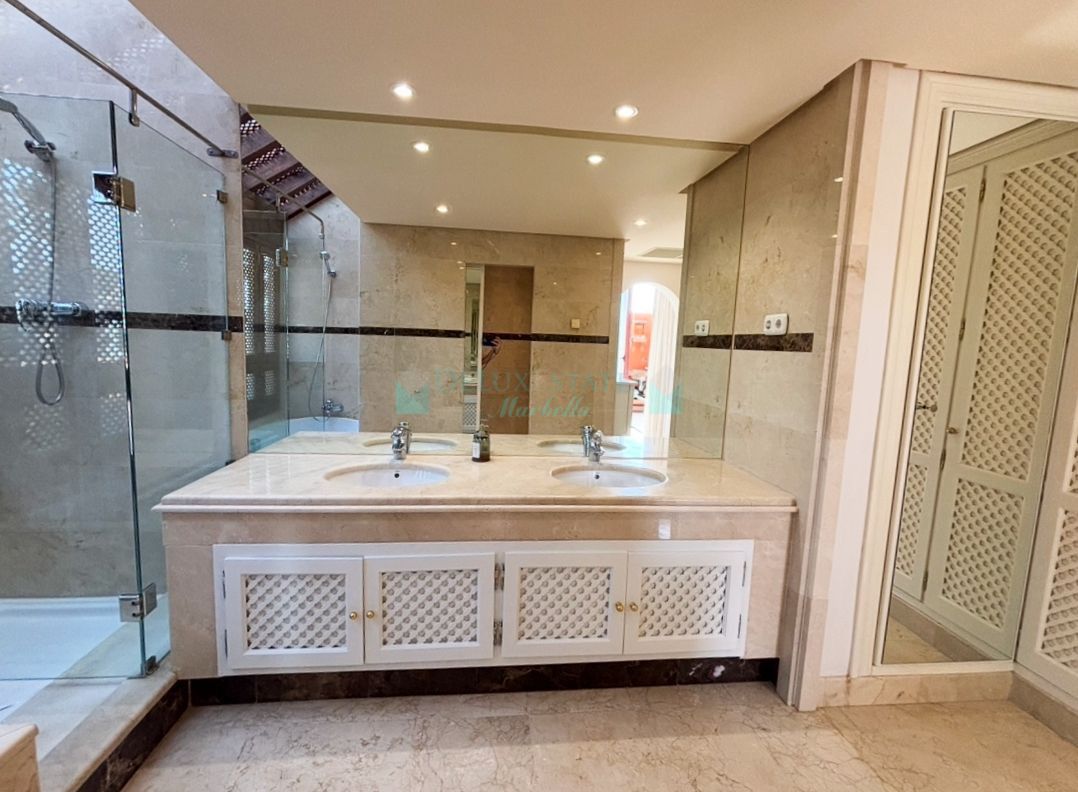 Penthouse for rent in Marbella