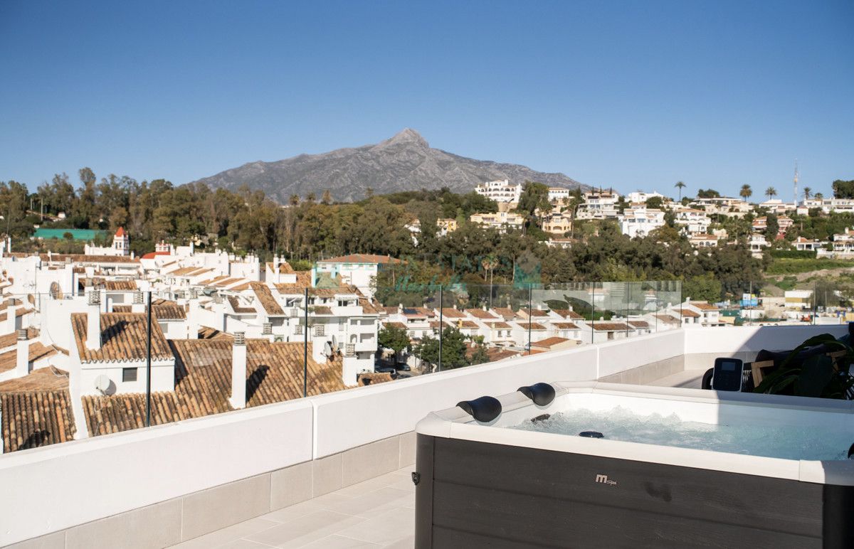 Penthouse for sale in La Campana, Nueva Andalucia