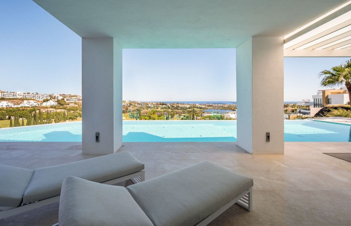 Villa for sale in Los Flamingos, Benahavis