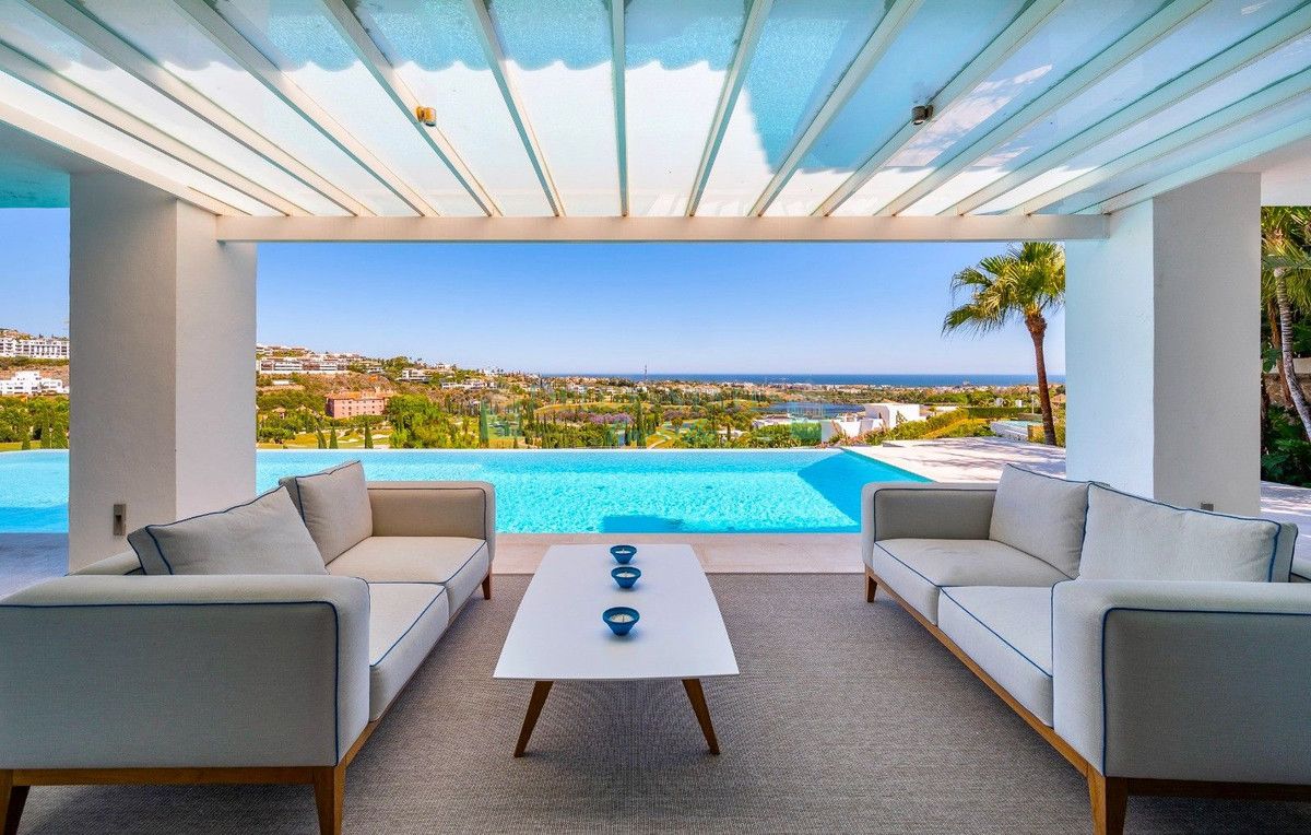 Villa for sale in Los Flamingos, Benahavis