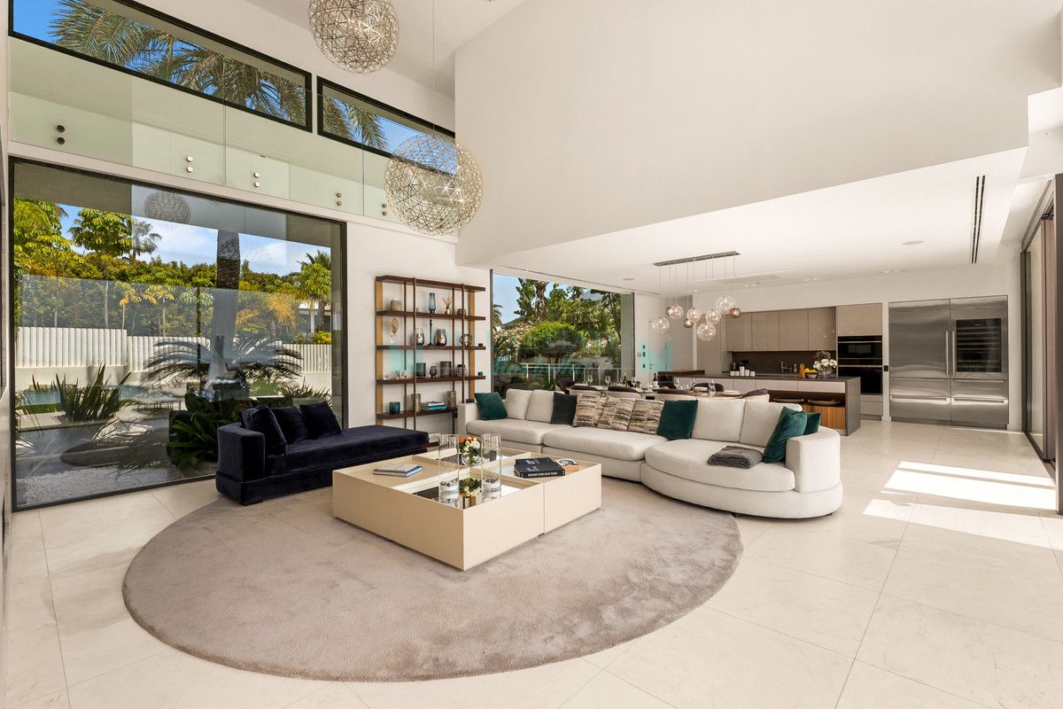 Villa en alquiler en Nueva Andalucia