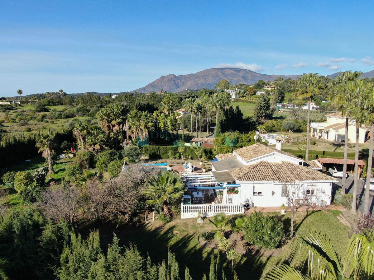 Finca for sale in Estepona