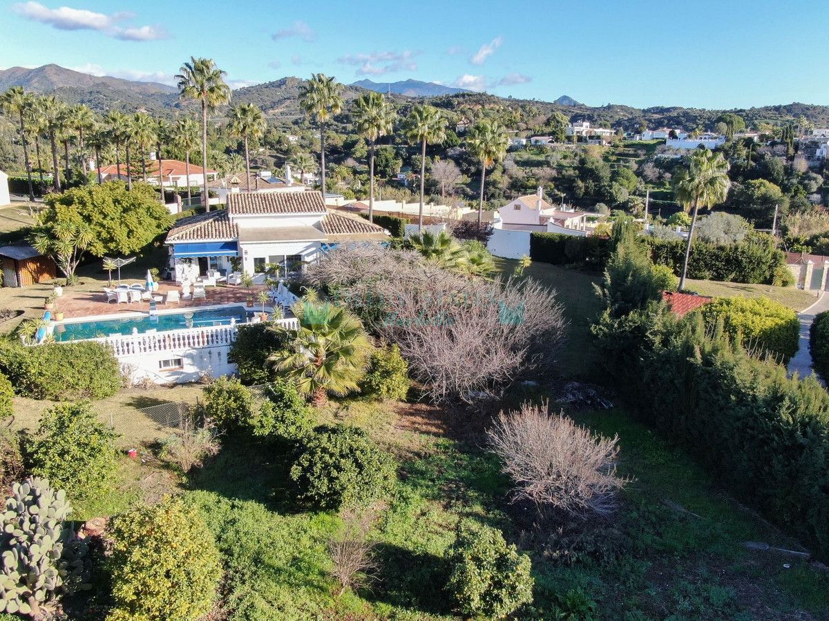 Finca for sale in Estepona
