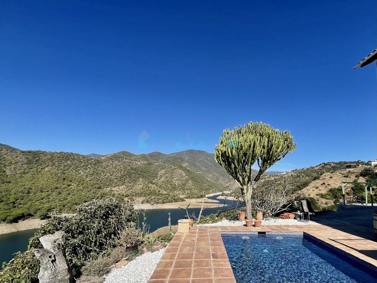 Villa for sale in Istan