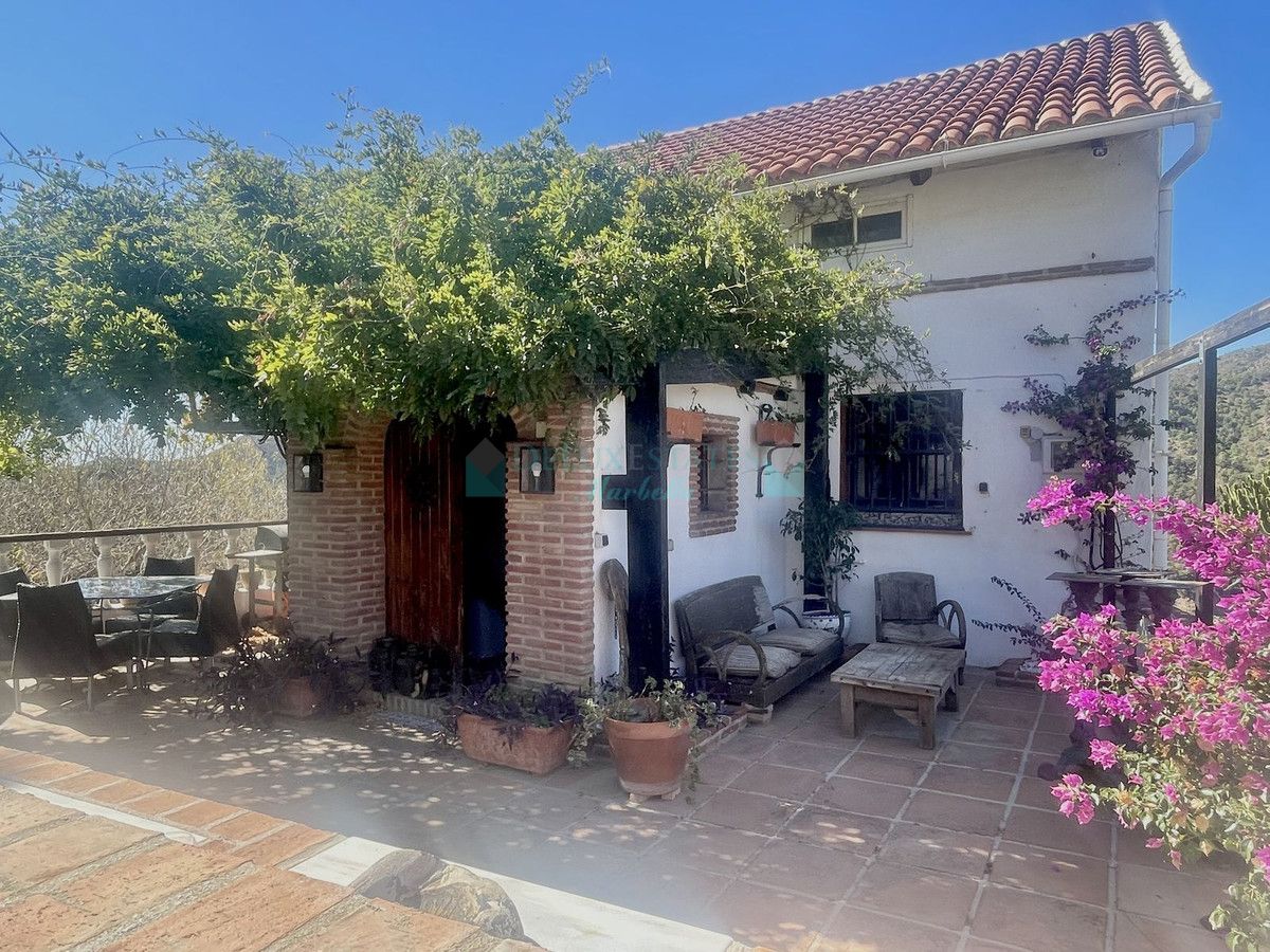 Villa for sale in Istan