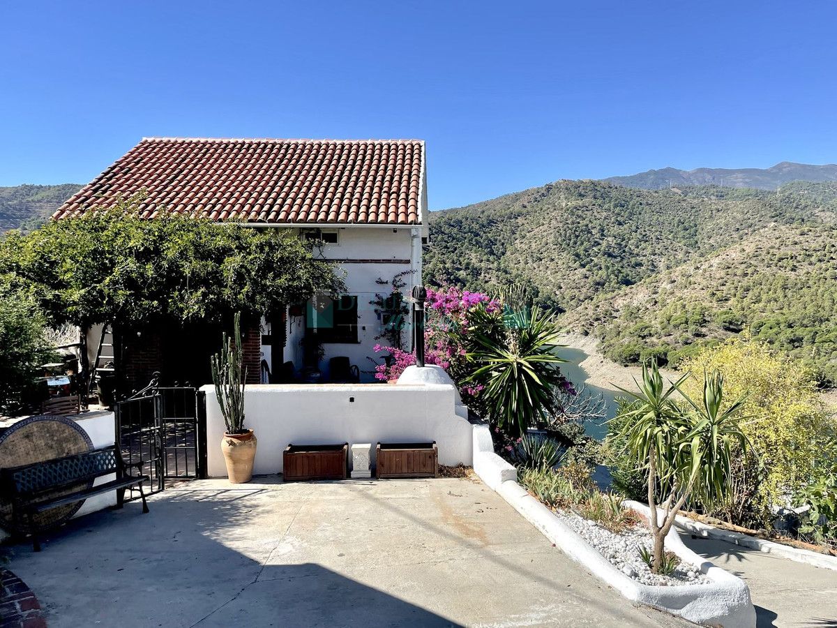 Villa for sale in Istan