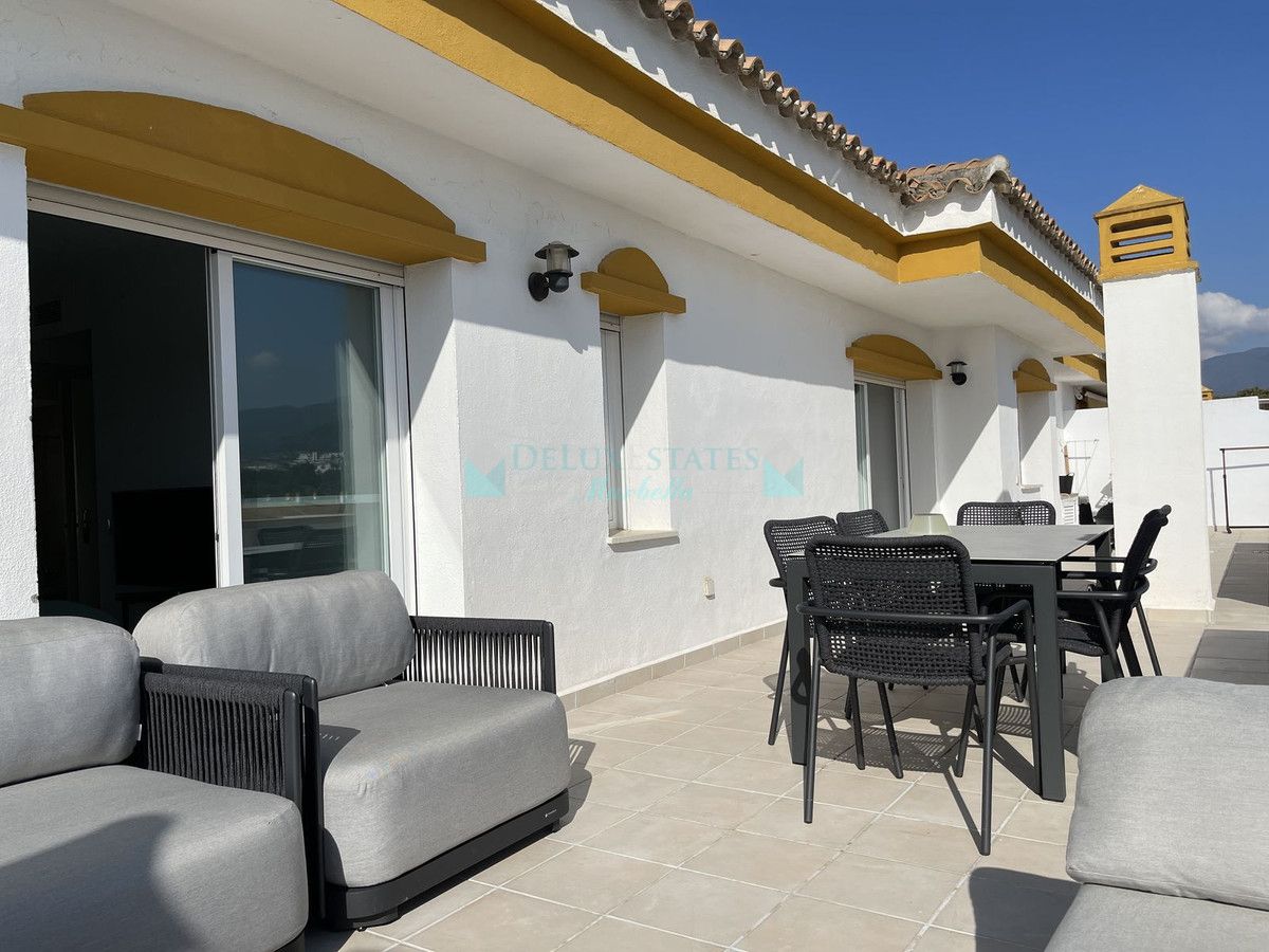 Penthouse for sale in Nueva Andalucia
