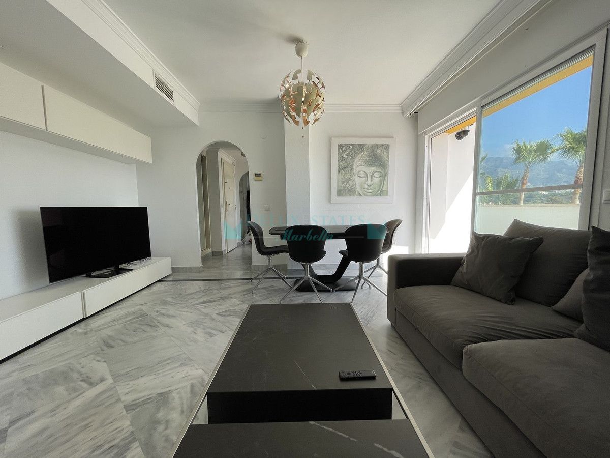 Penthouse for sale in Nueva Andalucia