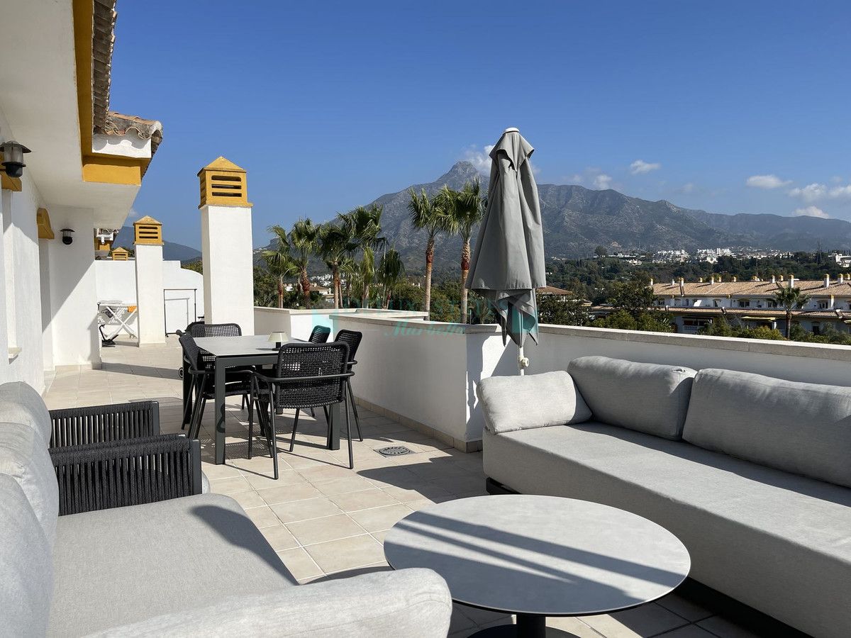 Penthouse for sale in Nueva Andalucia