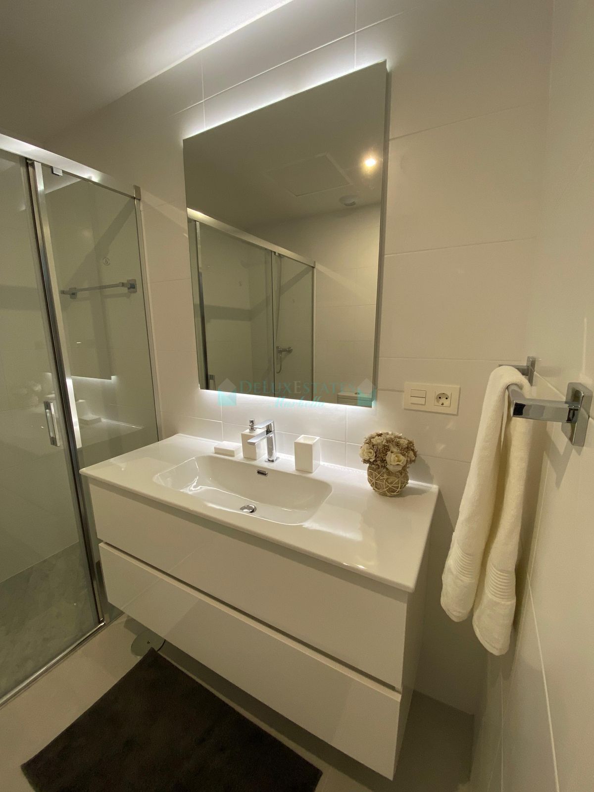 Penthouse for sale in Nueva Andalucia