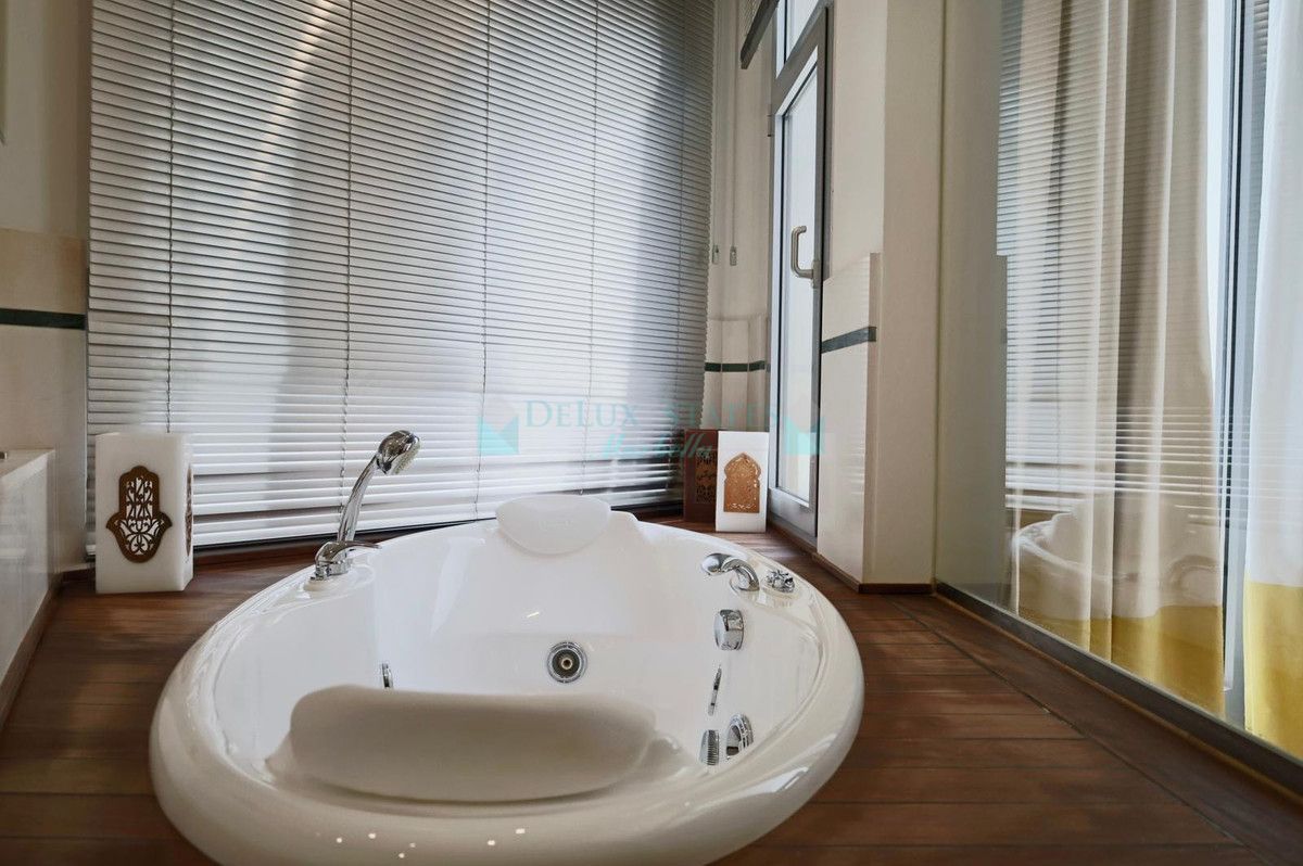 Villa Pareada en alquiler en Marbella Golden Mile
