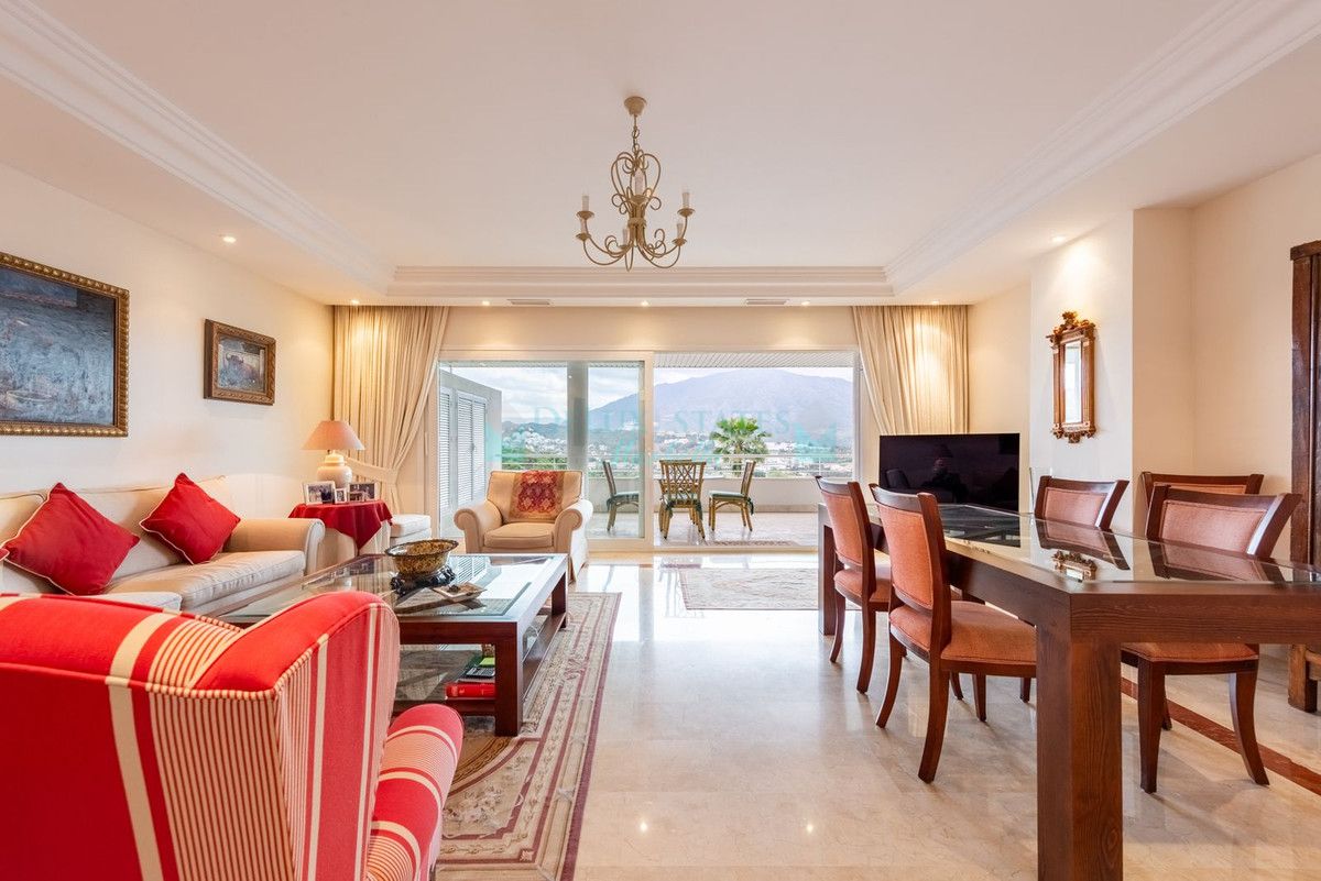 Apartment for sale in Nueva Andalucia