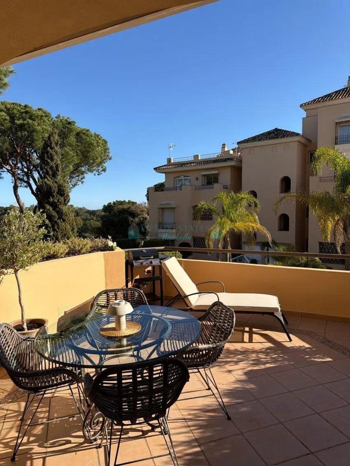 Apartment for sale in Elviria, Marbella East