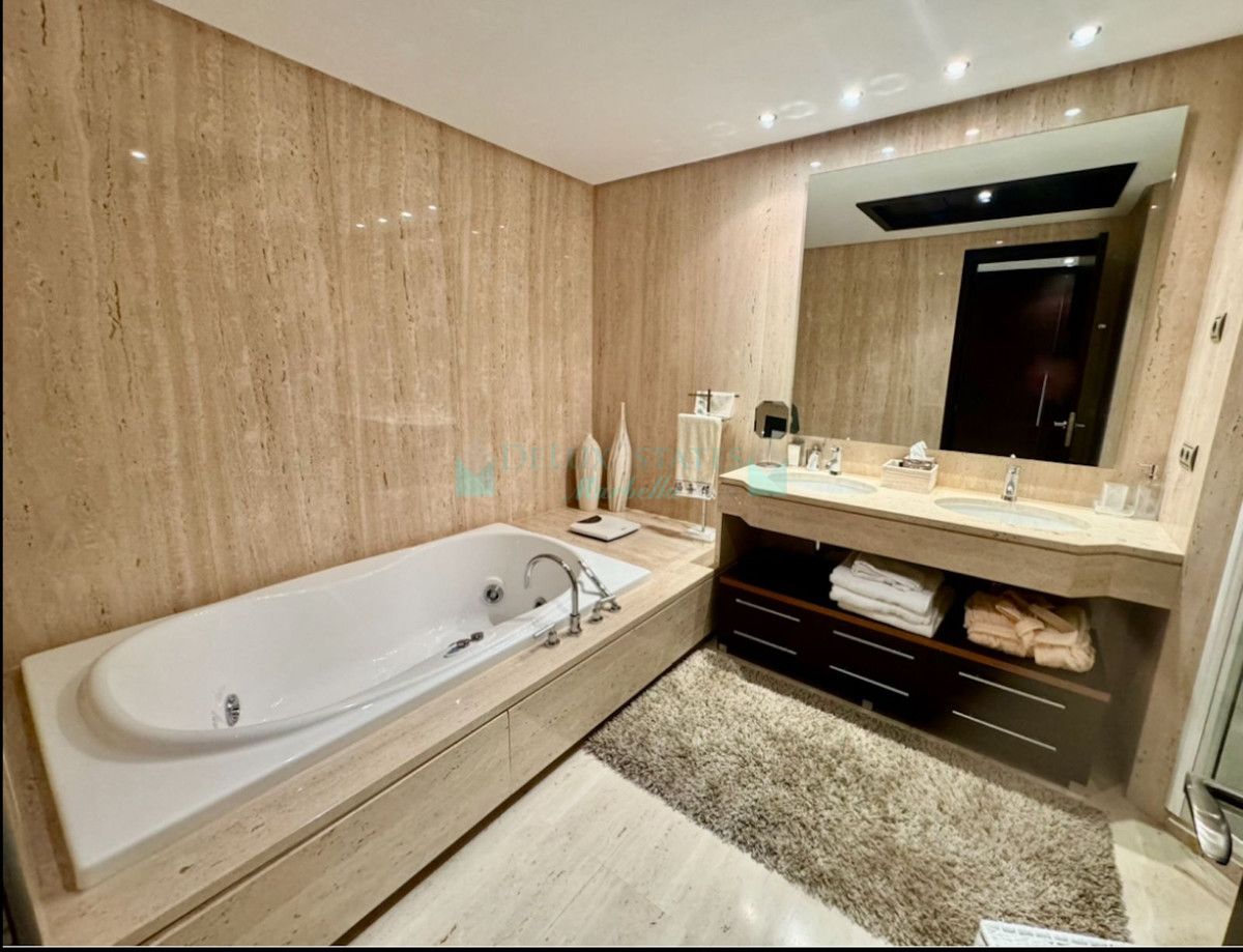 Apartamento Planta Baja en venta en Marbella - Puerto Banus