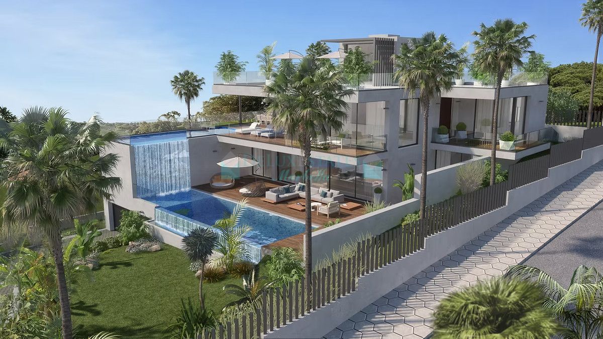 Villa for sale in Cabopino, Marbella East