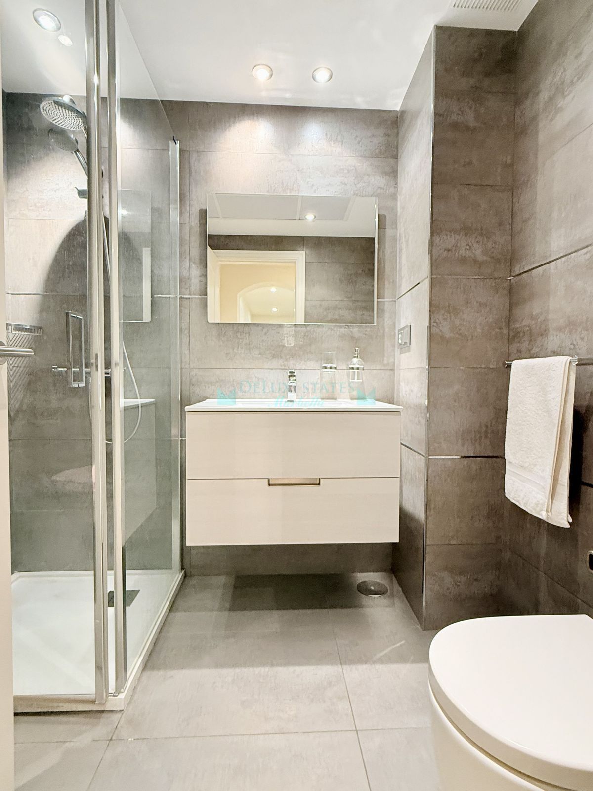 Ground Floor Apartment for sale in Los Arqueros, Benahavis