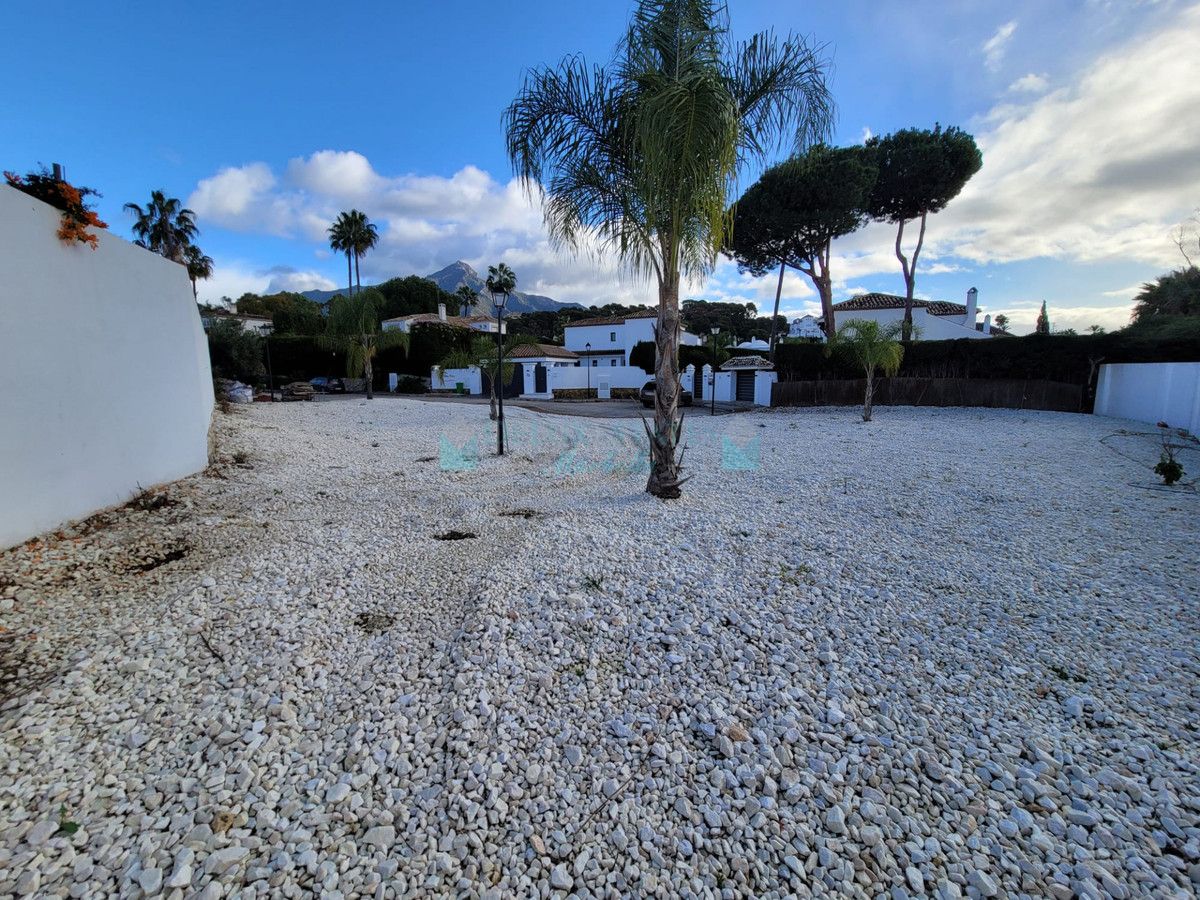 Plot for sale in Nueva Andalucia