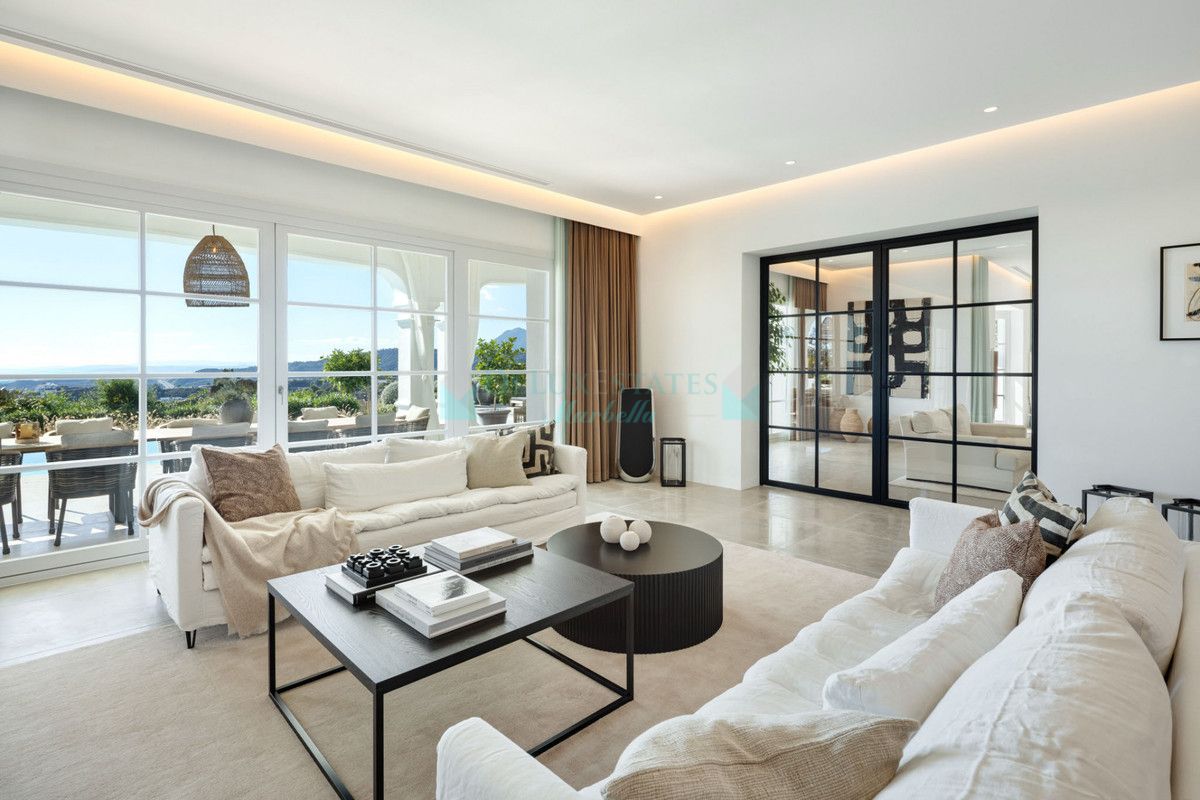 Villa for sale in Benahavis