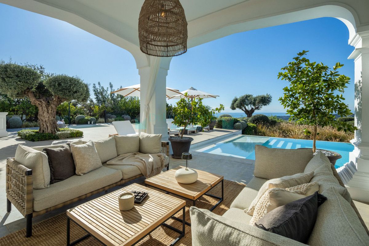 Villa for sale in Benahavis