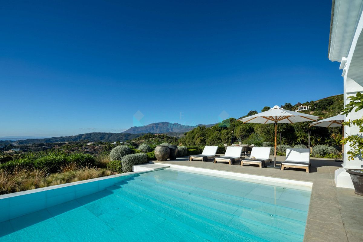 Villa for sale in Benahavis