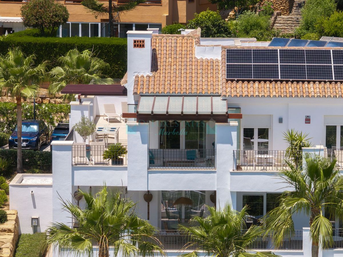 Ático en venta en La Mairena, Marbella Este