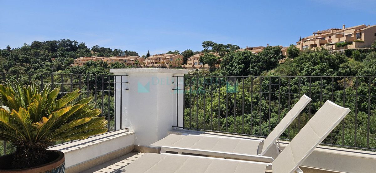Ático en venta en La Mairena, Marbella Este