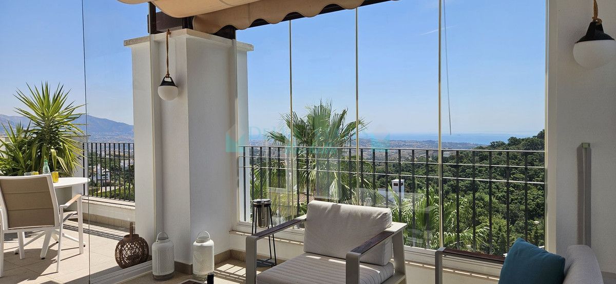 Ático en venta en La Mairena, Marbella Este