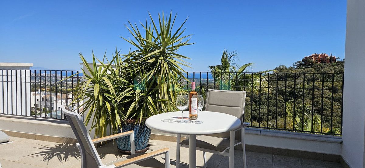 Ático en venta en La Mairena, Marbella Este