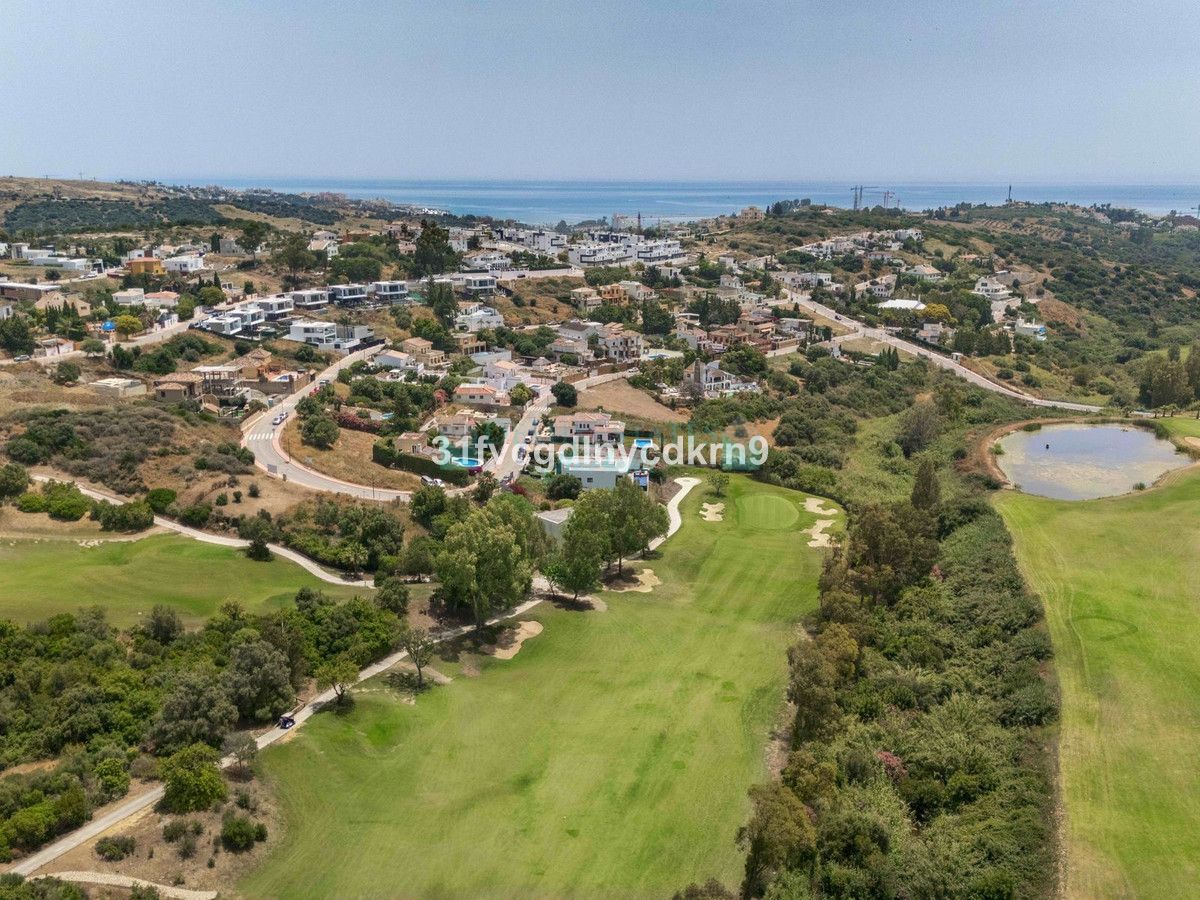 Villa for sale in Estepona