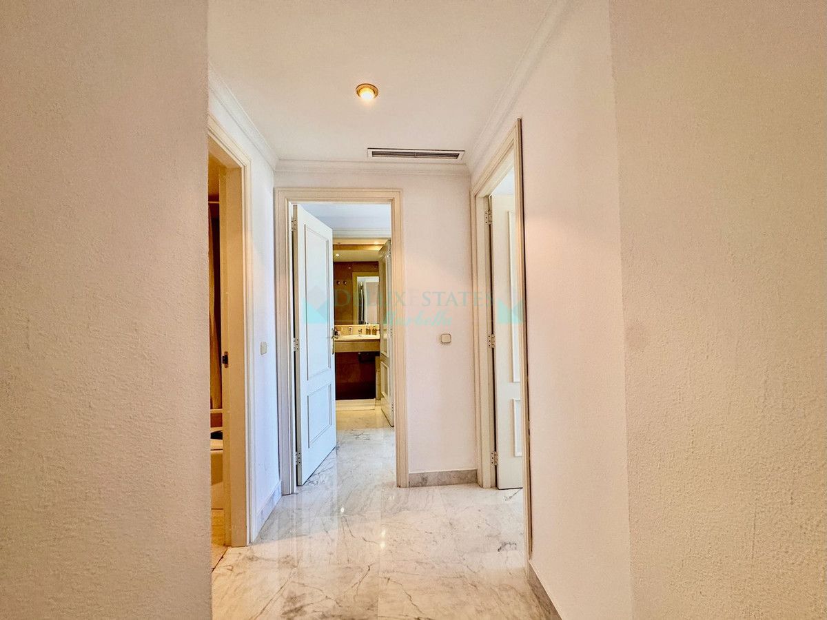 Apartment for sale in Marbella - Puerto Banus