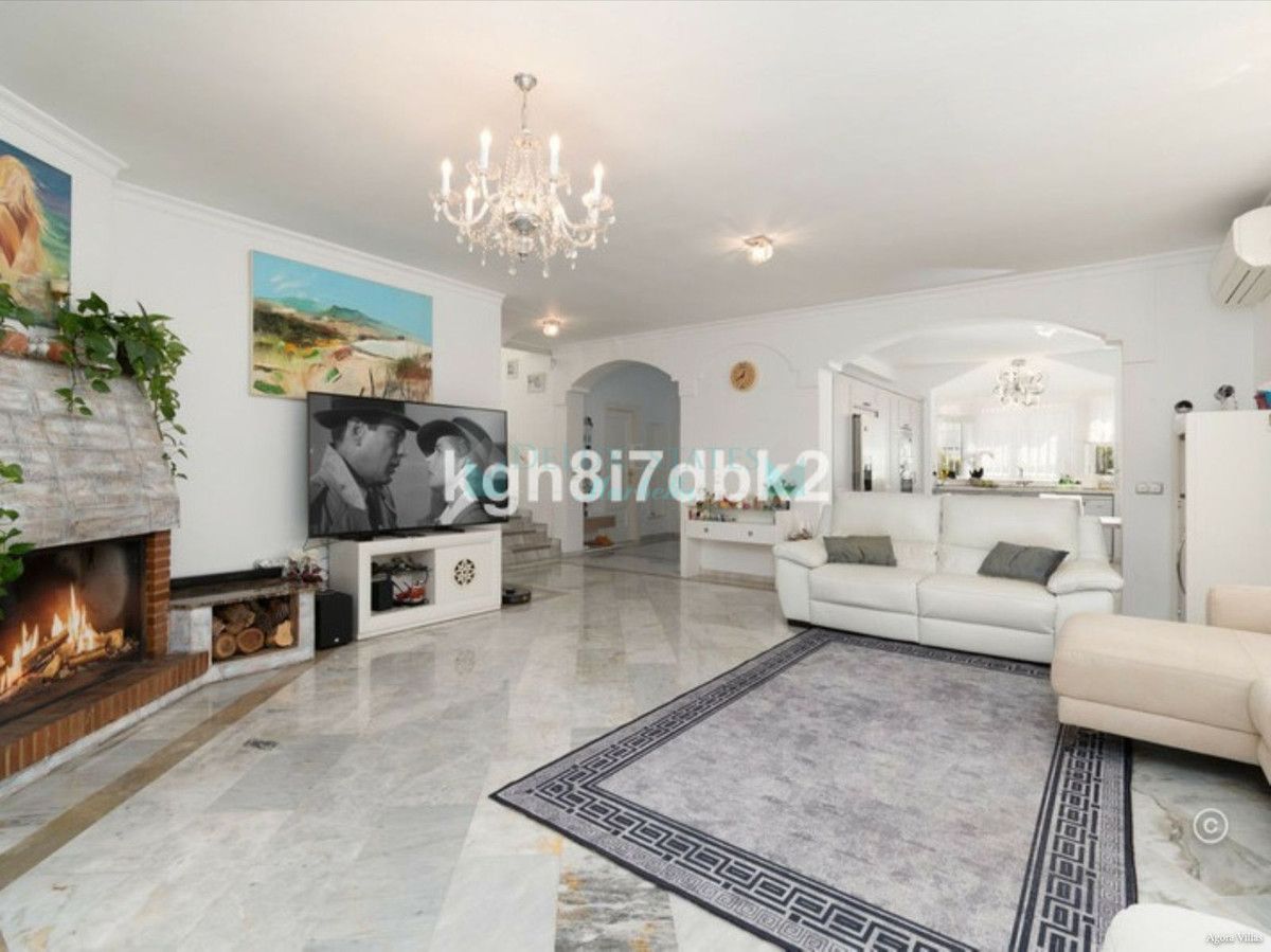 Villa en venta en Estepona