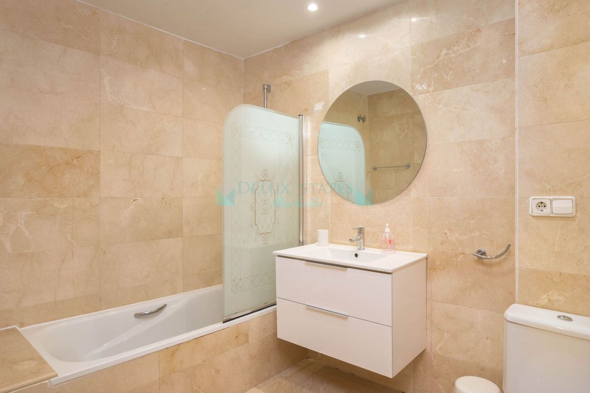 Ground Floor Apartment for sale in Los Arqueros, Benahavis