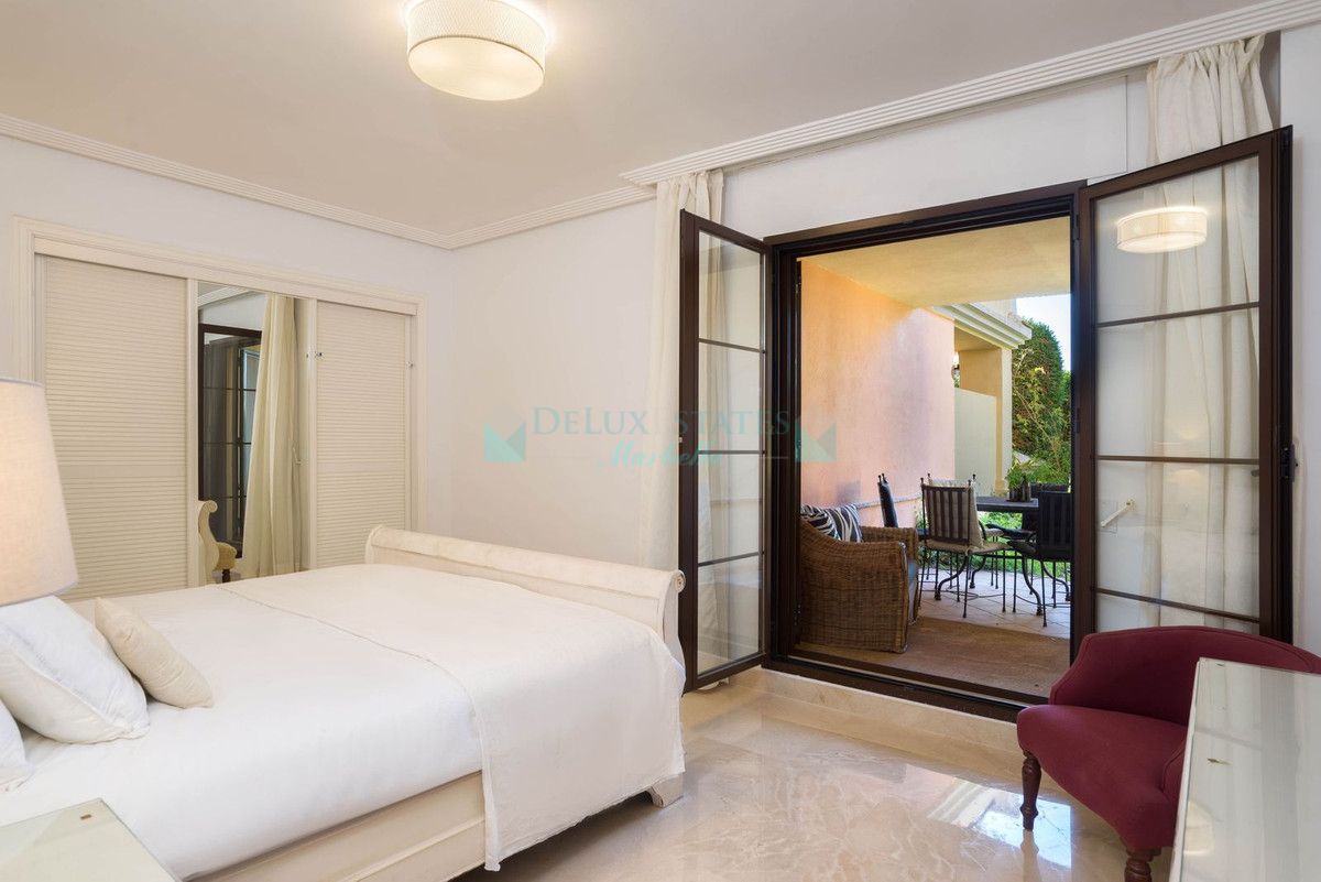 Ground Floor Apartment for sale in Los Arqueros, Benahavis