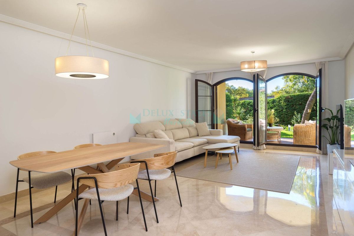 Ground Floor Apartment for sale in Los Arqueros, Benahavis