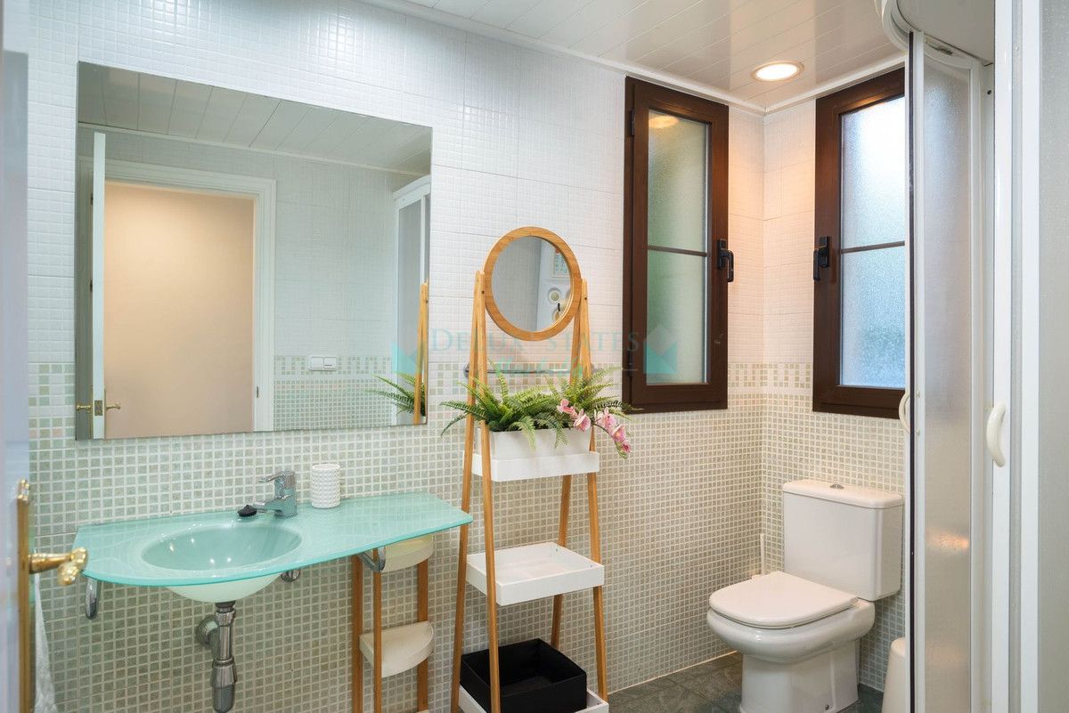 Ground Floor Apartment for sale in Los Arqueros, Benahavis