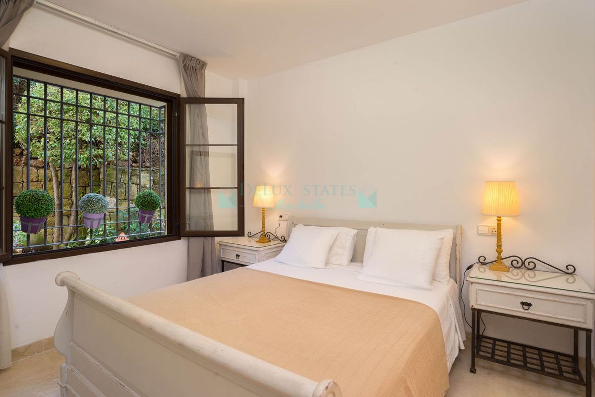 Ground Floor Apartment for sale in Los Arqueros, Benahavis