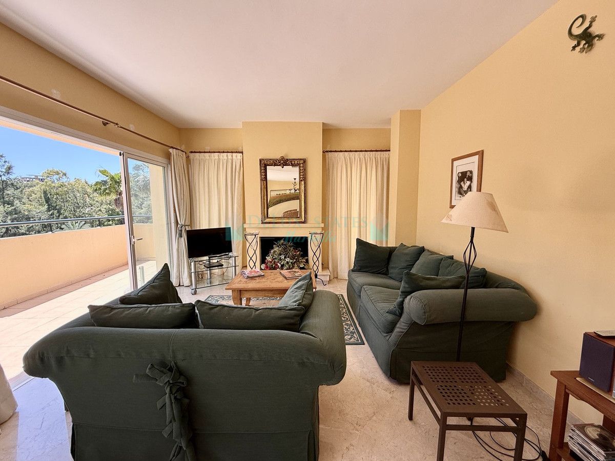 Ático en venta en Rio Real, Marbella Este