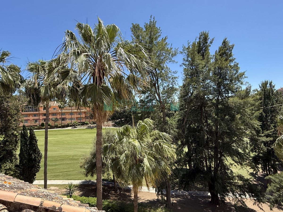 Ático en venta en Rio Real, Marbella Este