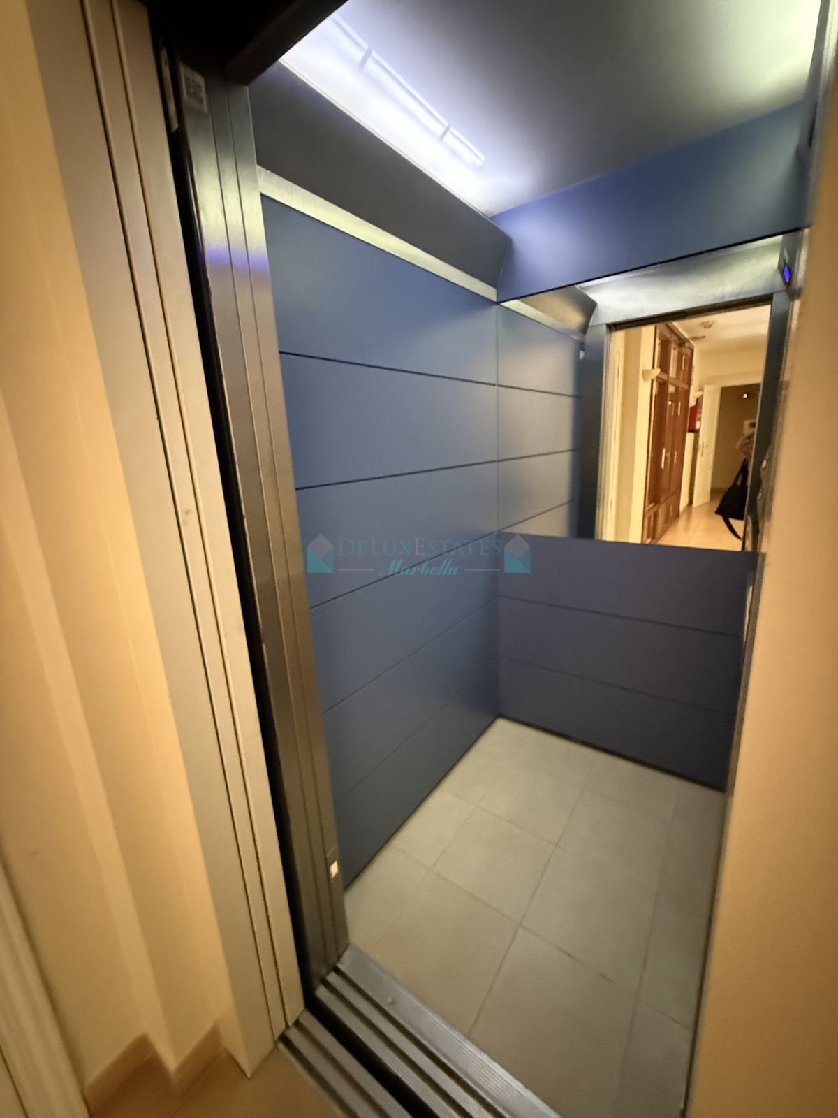 Ático en venta en Rio Real, Marbella Este