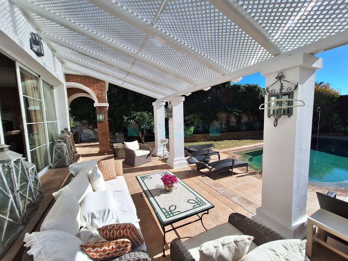 Villa for sale in Marbella - Puerto Banus
