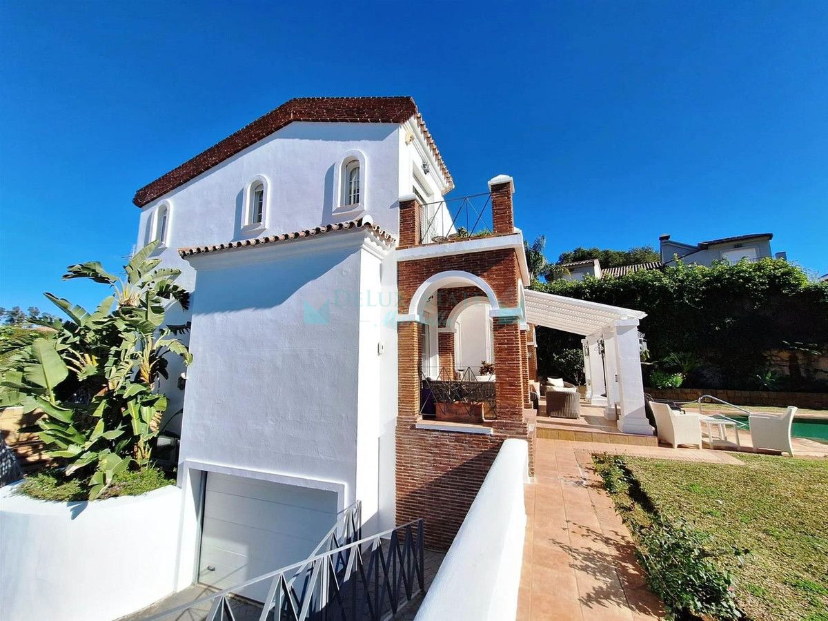 Villa for sale in Marbella - Puerto Banus