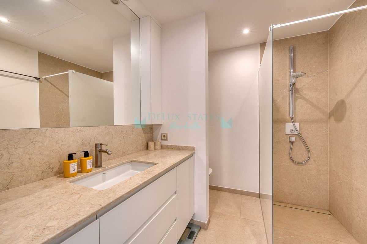 Penthouse for sale in Marbella Golden Mile