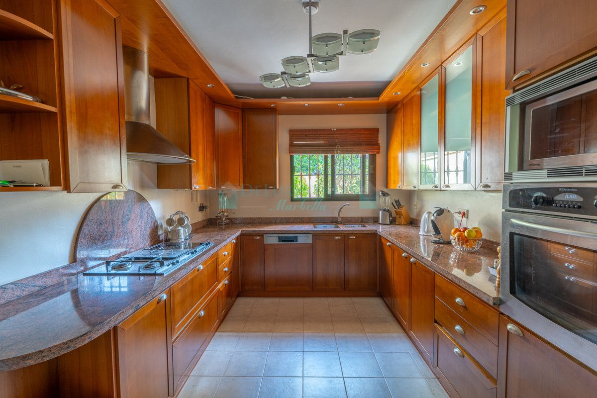 Villa en venta en Benahavis