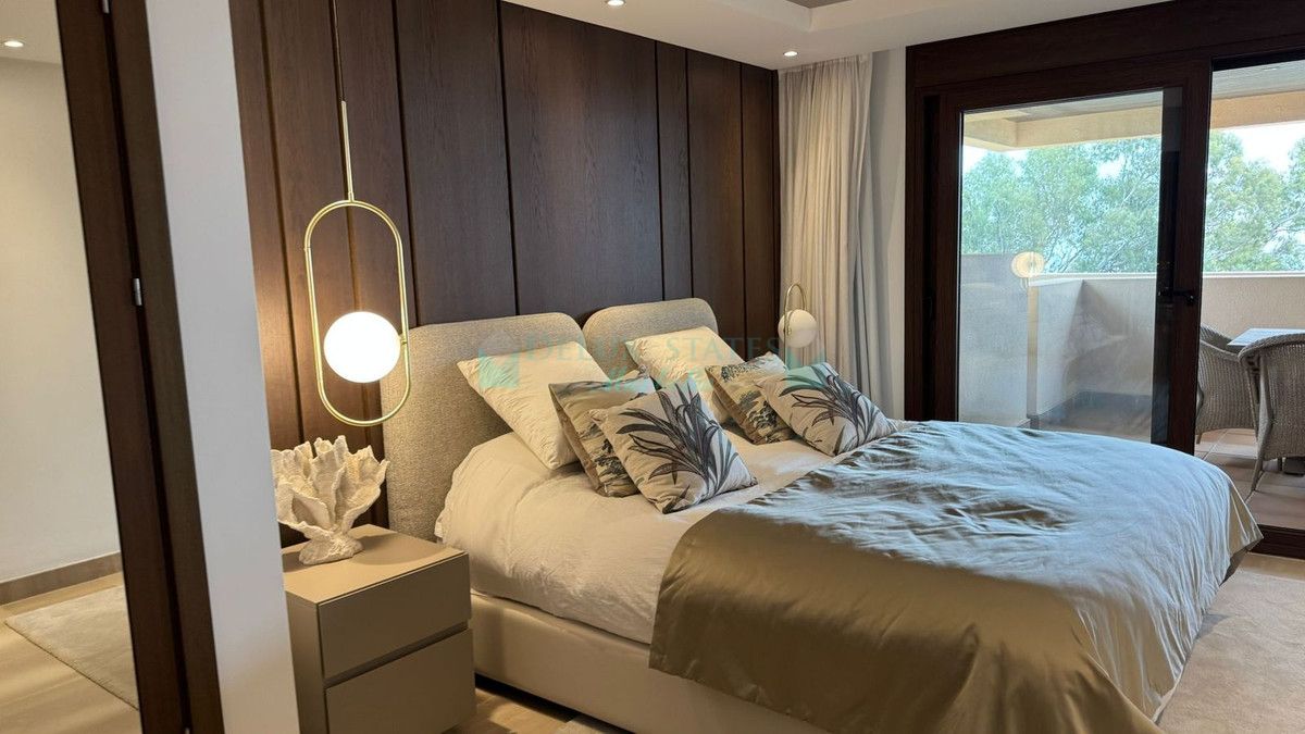 Apartamento en alquiler en New Golden Mile, Estepona