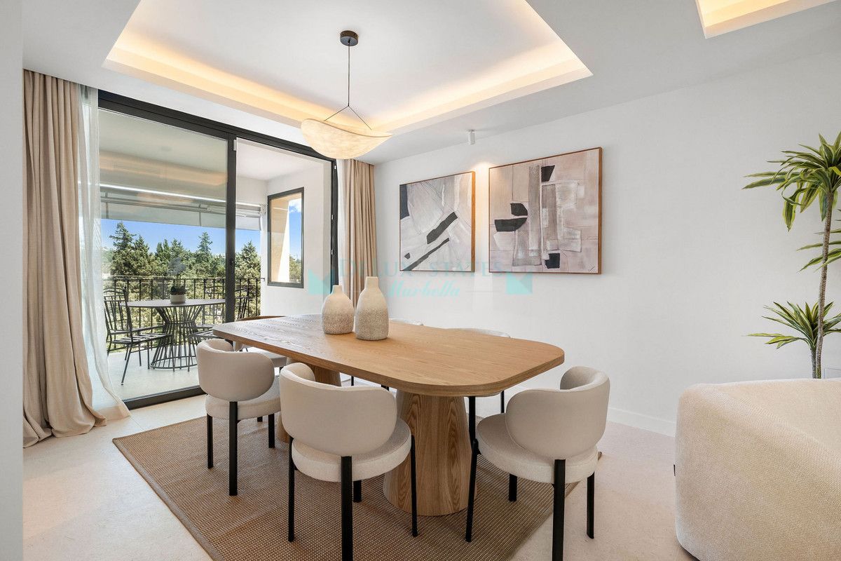 Town House for sale in Nueva Andalucia