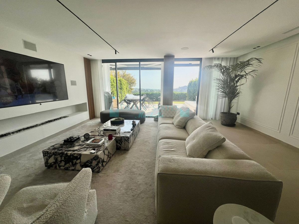 Town House for sale in Benahavis